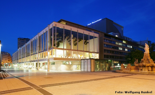Aussenansicht Oper Frankfurt, Foto: Wolfgang Runkel