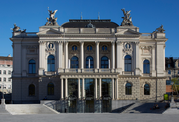 Opernhaus Zürich Außenansicht Opernhaus Zürich, Foto: Dominic Büttner